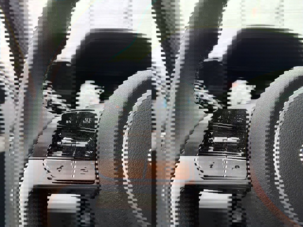 Certified 2022 Hyundai Elantra Limited image 33