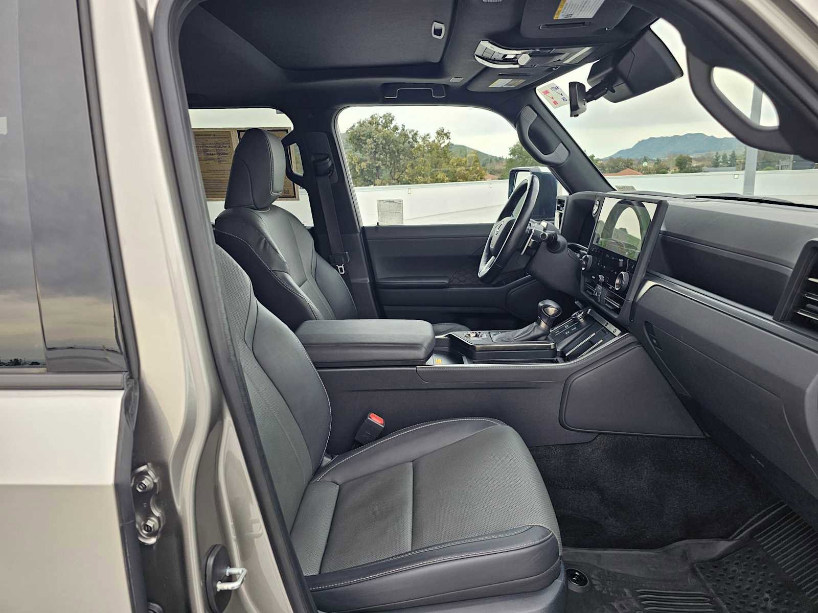 Used 2024 Lexus GX 550 w/ Accessory Package (2T) image 10