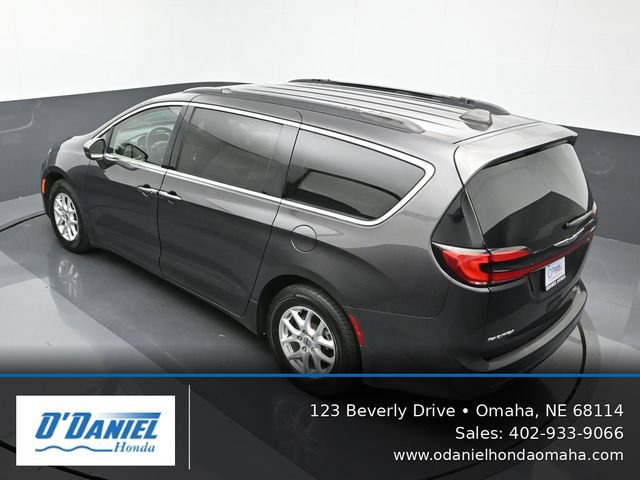 Used 2022 Chrysler Pacifica Touring-L FWD image 15