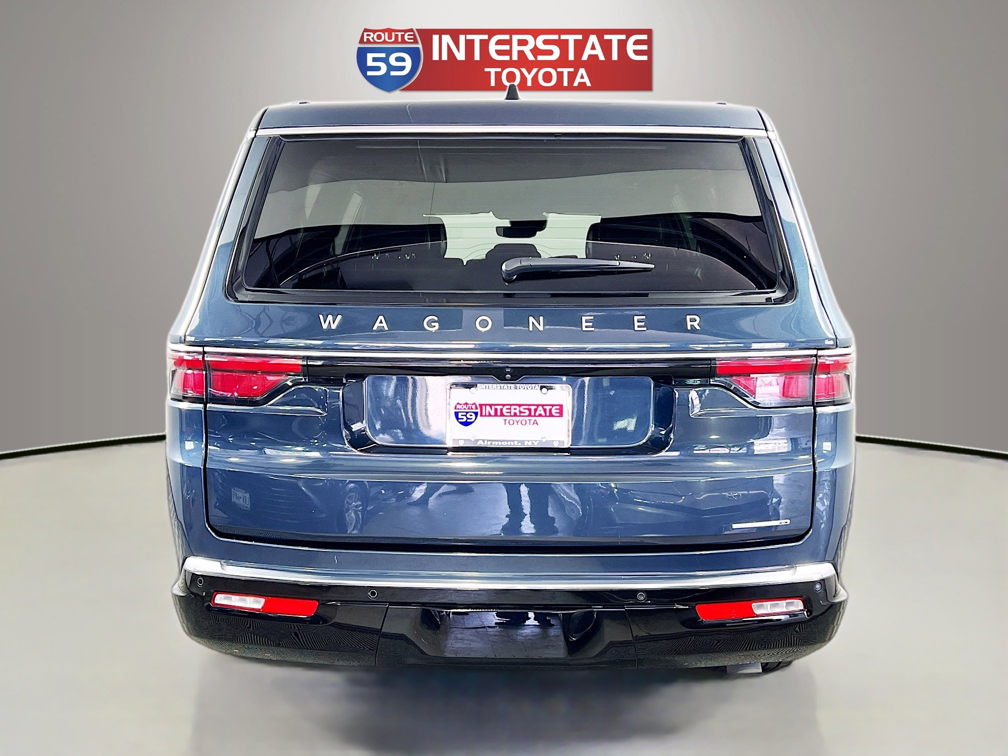 Used 2024 Jeep Wagoneer L Series II w/ Flexible Seating Group image 6