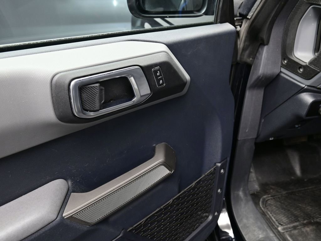 Used 2023 Ford Bronco Black Diamond image 18