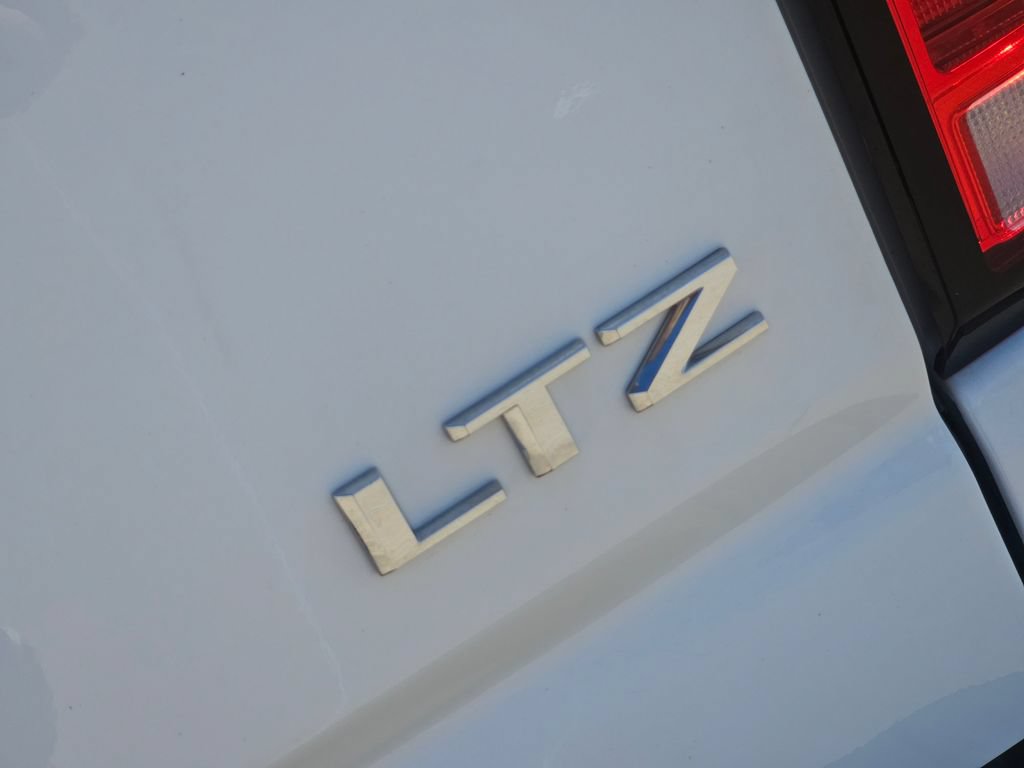 Used 2025 Chevrolet Silverado 2500 LTZ w/ LTZ Premium Package AWD/4WD image 15