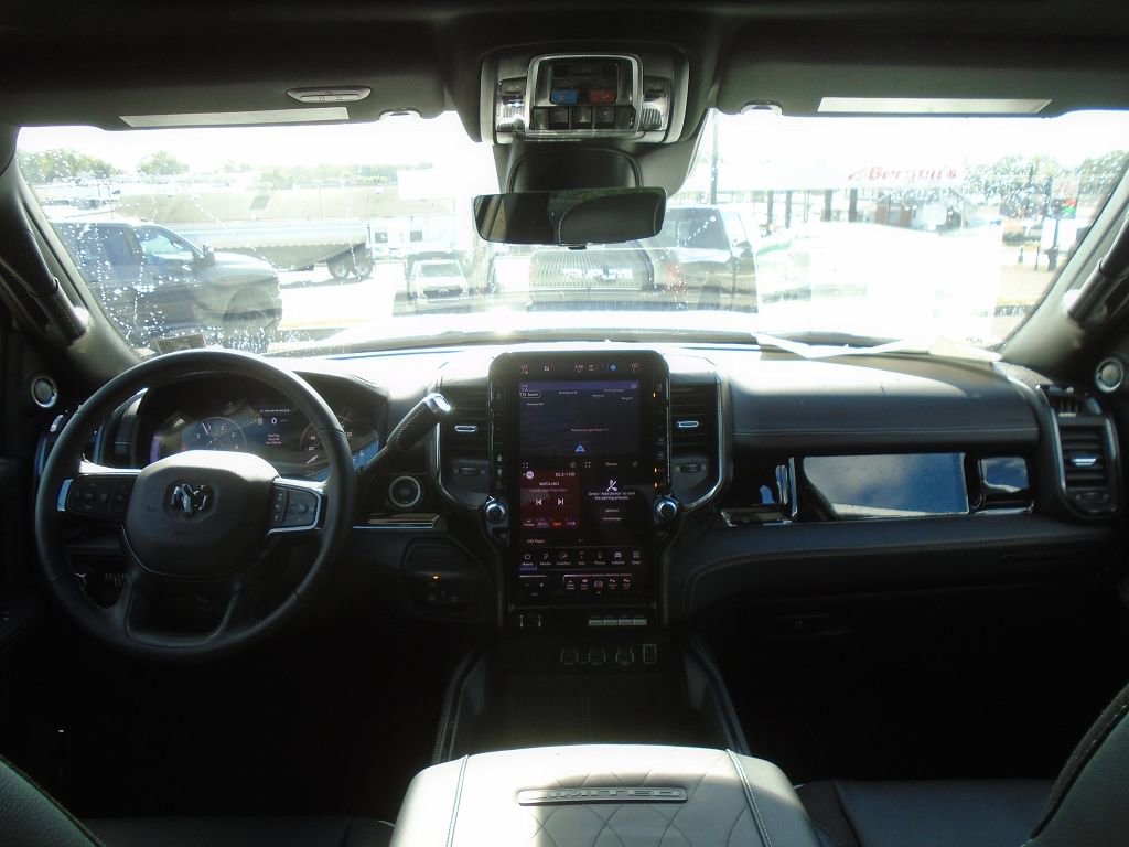 New 2025 RAM 2500 Limited image 11