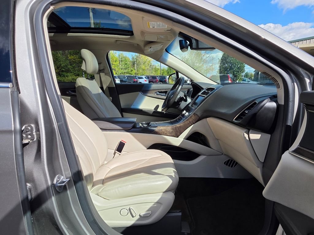 Used 2016 Lincoln MKX Reserve w/ Climate Package image 43