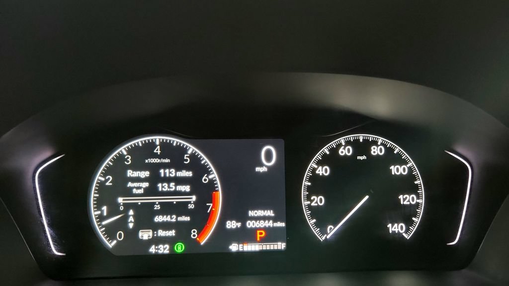 Used 2025 Honda Pilot TrailSport image 28