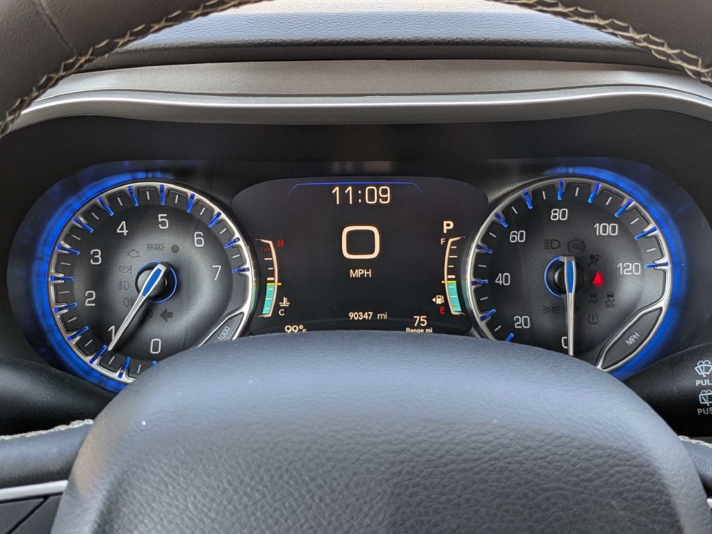 Used 2022 Chrysler Pacifica Touring-L FWD image 24