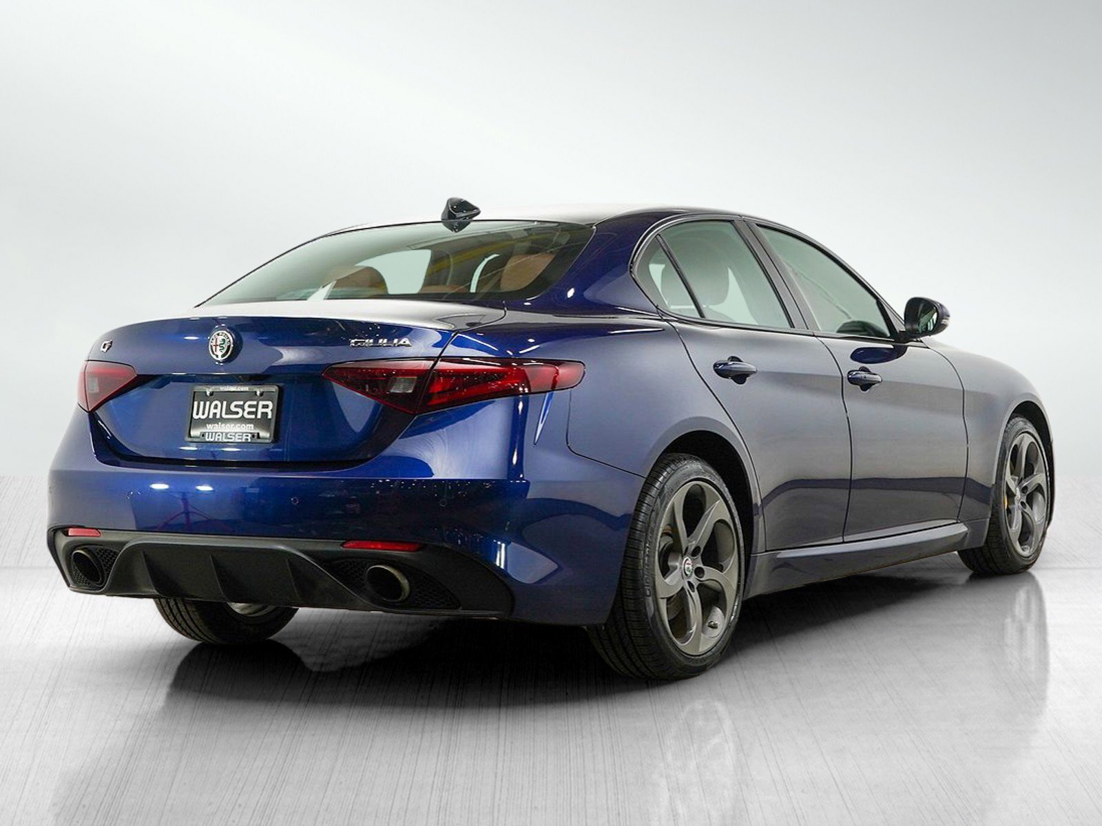 Used 2018 Alfa Romeo Giulia AWD image 5