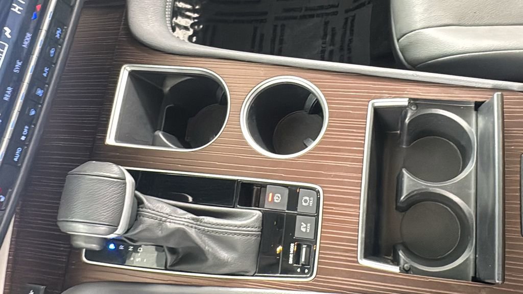 Used 2024 Toyota Sienna XLE image 30