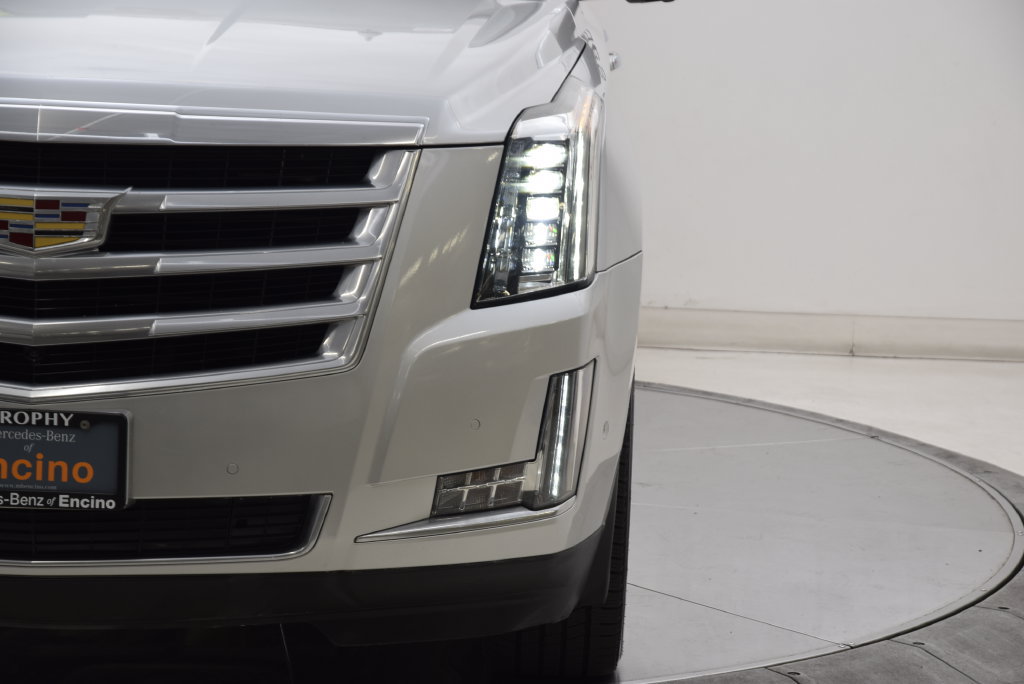 Used 2018 Cadillac Escalade ESV Luxury RWD image 10