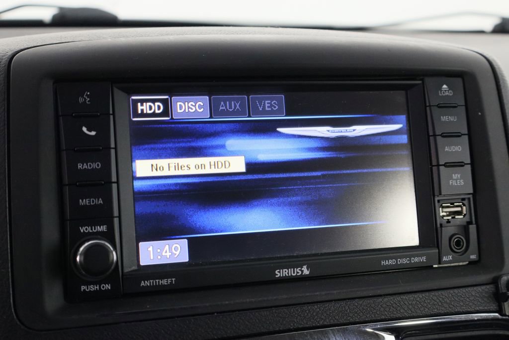 Used 2014 Chrysler Town & Country Touring image 29