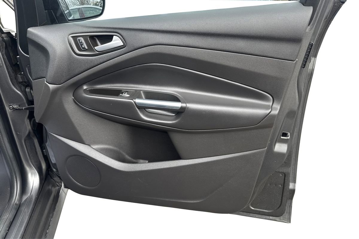 Used 2016 Ford C-MAX Energi SEL w/ Equipment Group 302A image 21