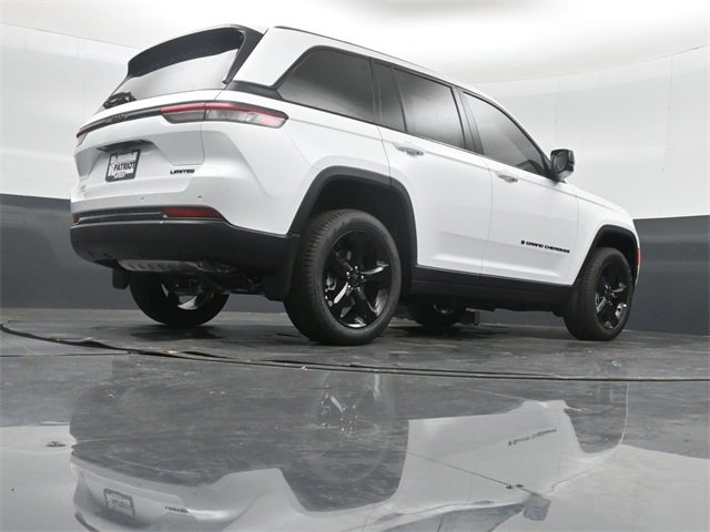 New 2025 Jeep Grand Cherokee Limited w/ Black Appearance Package image 35
