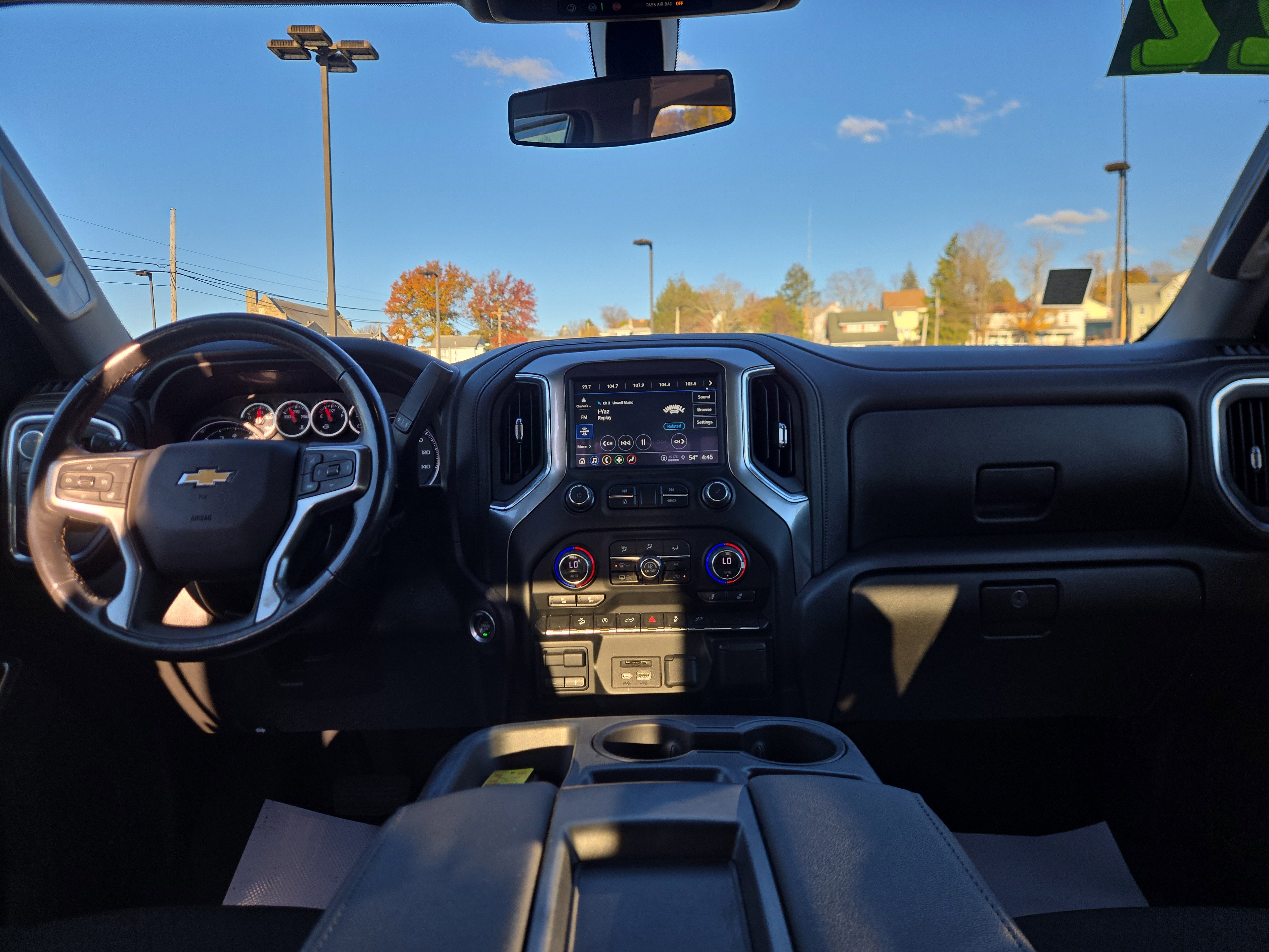 Used 2022 Chevrolet Silverado 1500 LT w/ Z71 Off-Road Package image 14