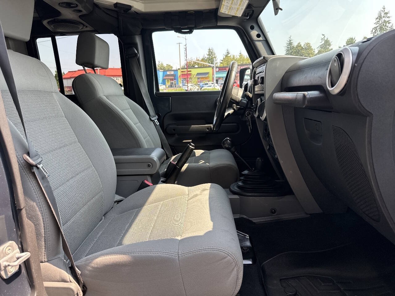 Used 2008 Jeep Wrangler Unlimited Sahara AWD/4WD image 16