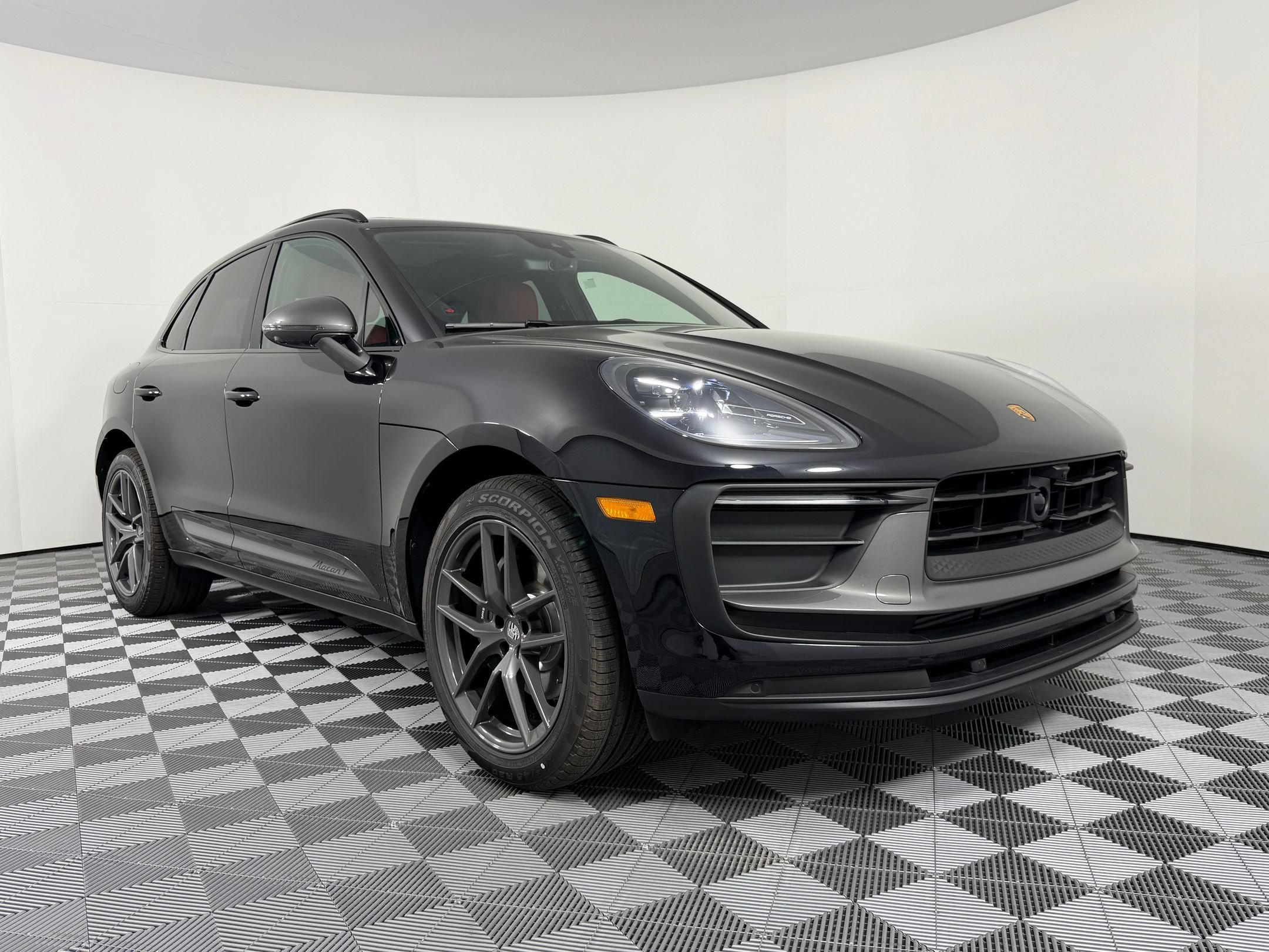 New 2026 Porsche Macan AWD/4WD image 7