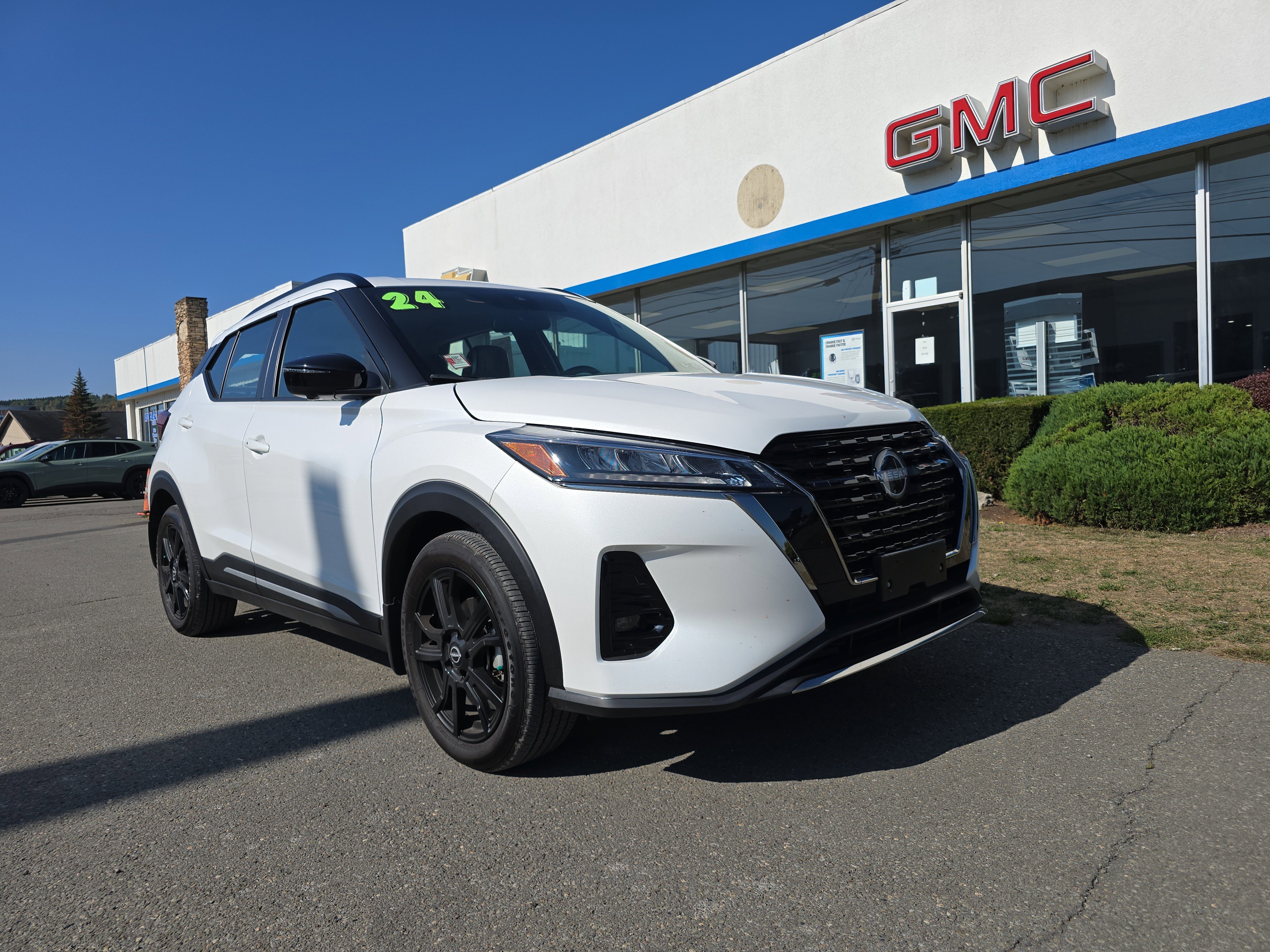 Used 2024 Nissan Kicks SR w/ SR Premium Package