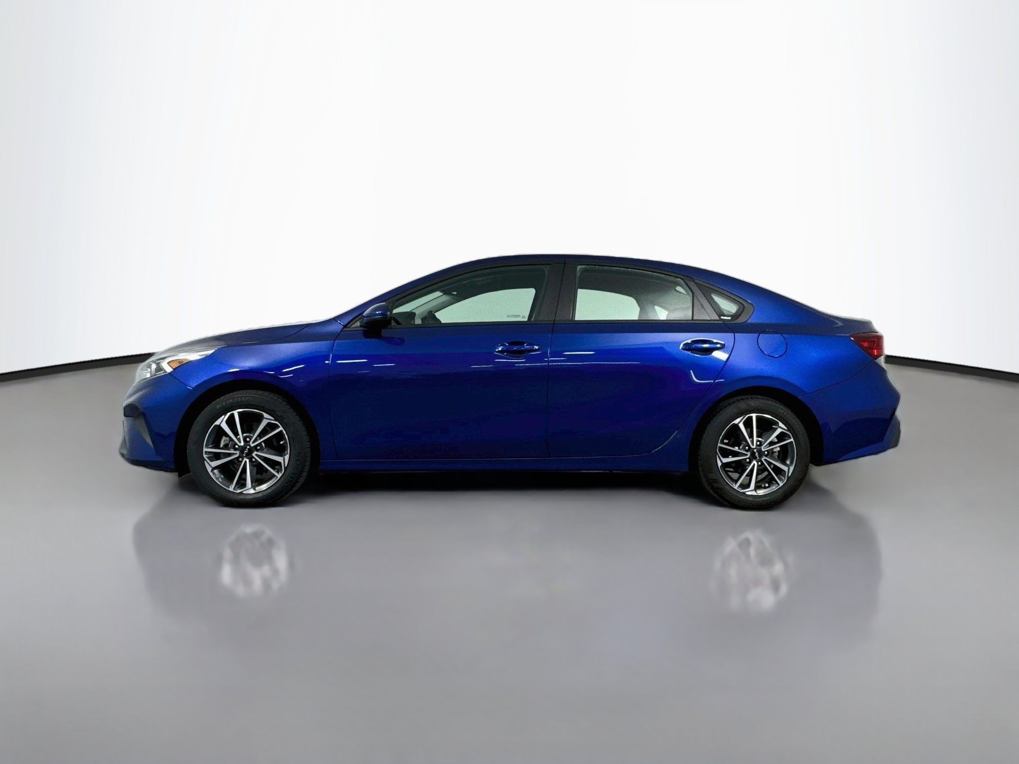 Used 2023 Kia Forte LXS FWD image 4