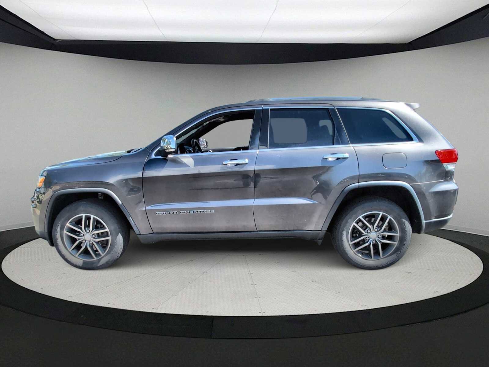 Used 2018 Jeep Grand Cherokee Limited image 4