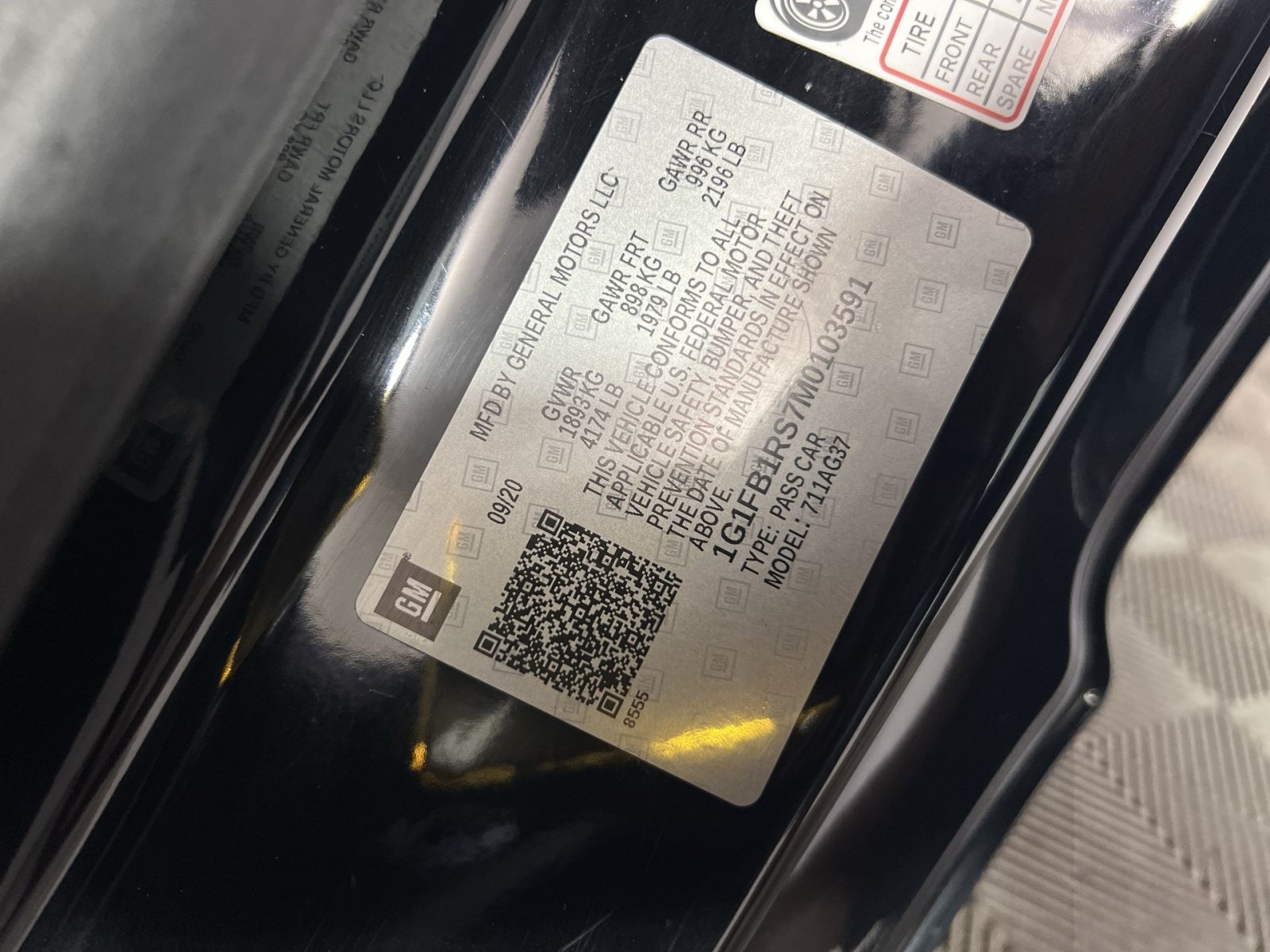 Used 2021 Chevrolet Camaro LT RWD image 30