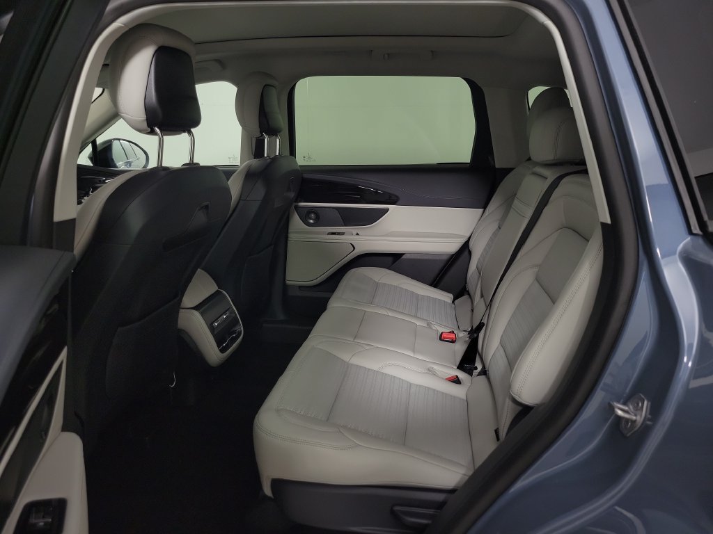 New 2026 Lincoln Nautilus Reserve AWD/4WD image 13