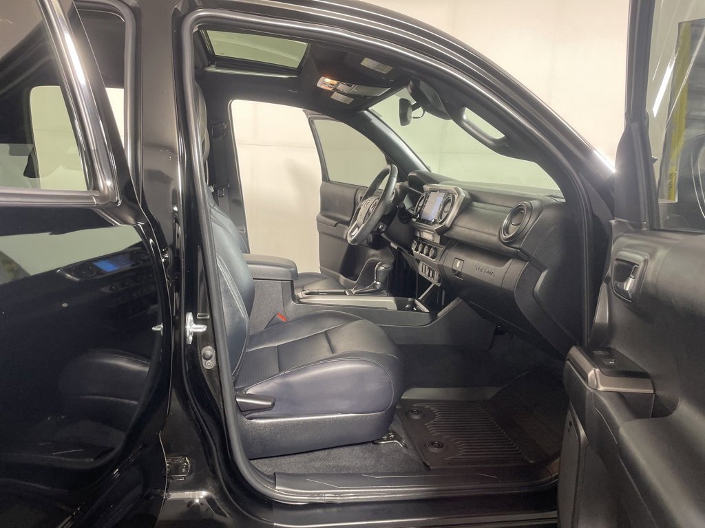 Used 2023 Toyota Tacoma Limited image 21