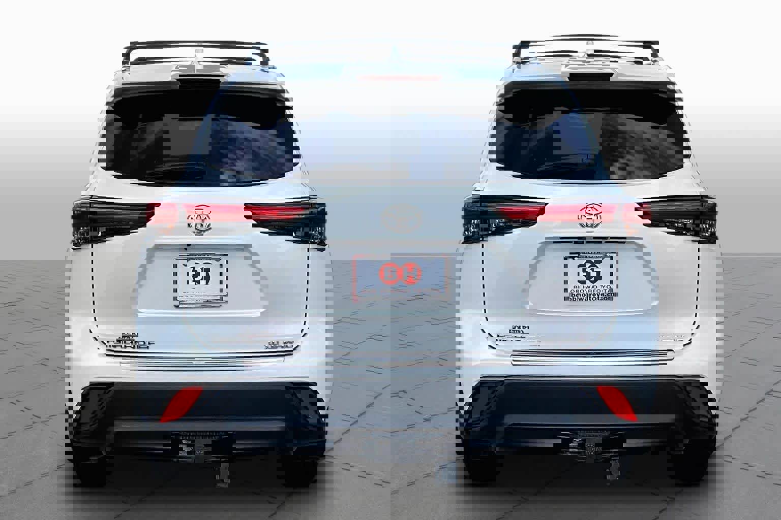 Used 2020 Toyota Highlander XLE AWD/4WD image 5