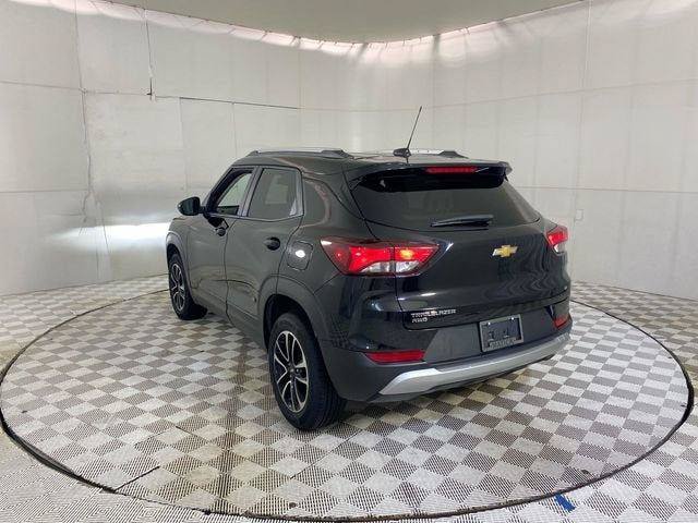 Used 2025 Chevrolet TrailBlazer LT AWD/4WD image 19