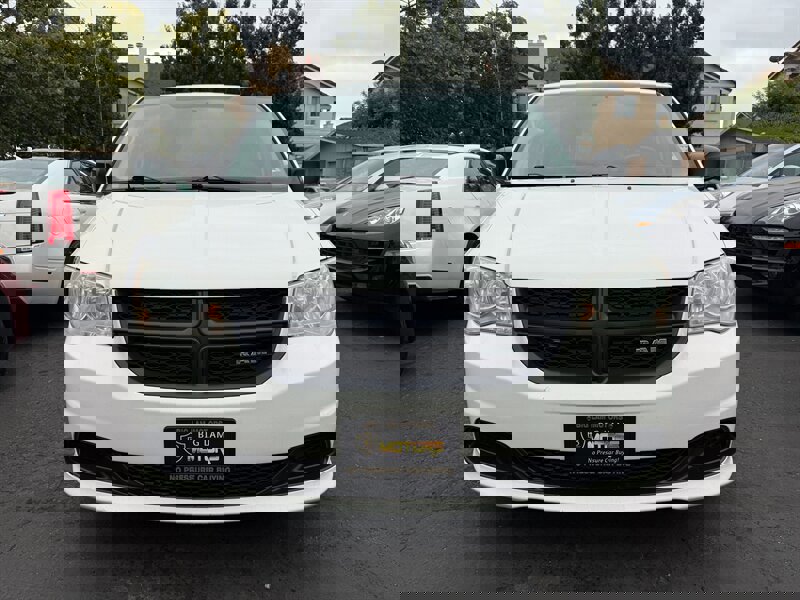 Used 2012 RAM C/V image 2