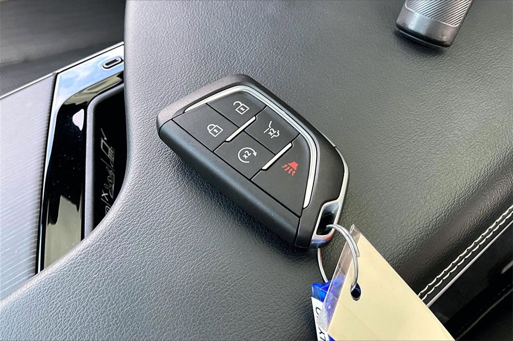 Used 2024 Cadillac Lyriq Luxury image 11