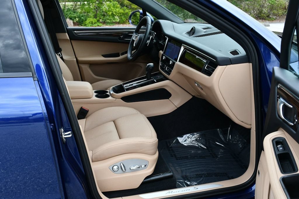 Used 2024 Porsche Macan S AWD/4WD image 46