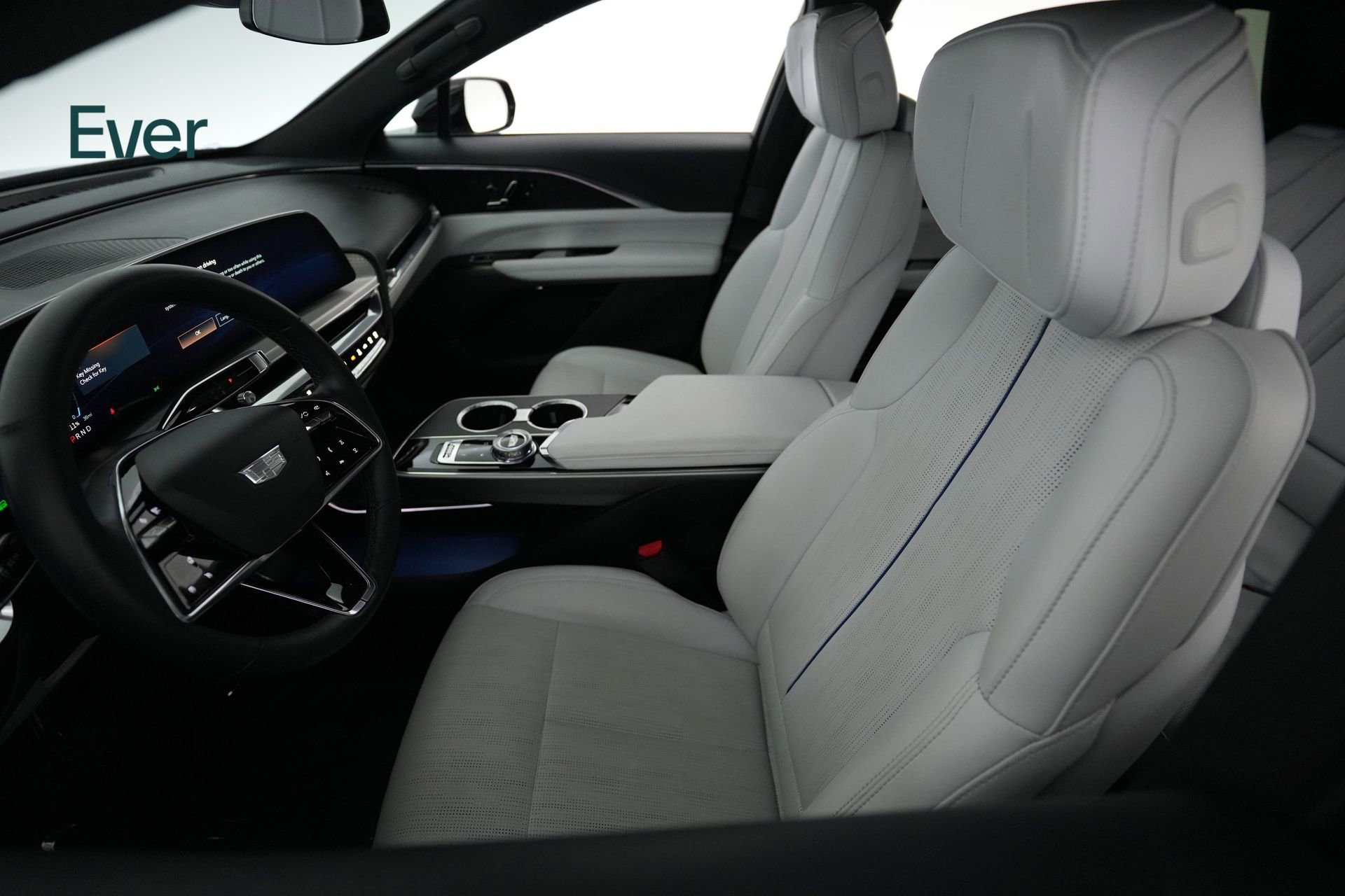 Used 2024 Cadillac Lyriq Luxury image 4