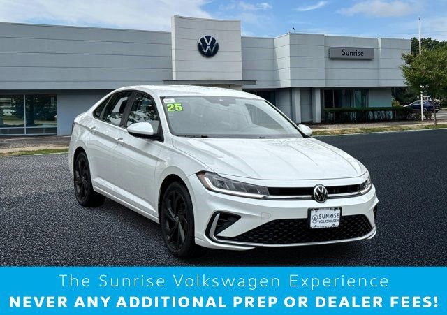 Used 2025 Volkswagen Jetta SE w/ Black Wheel Package