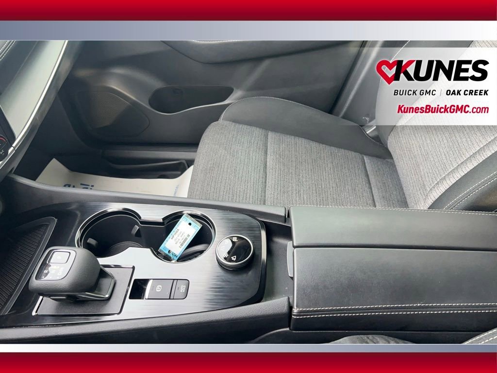 Used 2022 Nissan Rogue SV image 22