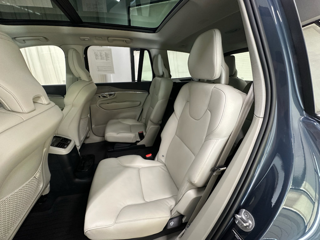Used 2025 Volvo XC90 T8 Plus w/ Protection Package Premier AWD/4WD image 23