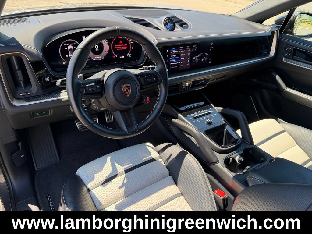 Used 2024 Porsche Cayenne Turbo GT AWD/4WD image 26