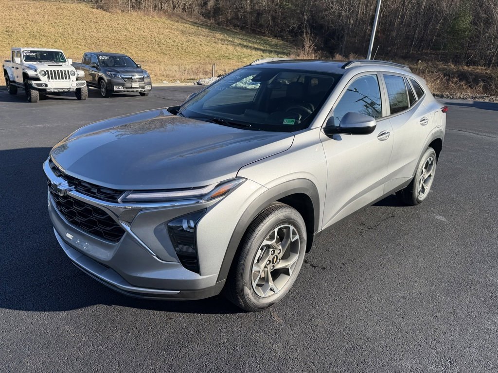 New 2026 Chevrolet Trax LT w/ Sunroof Package image 15