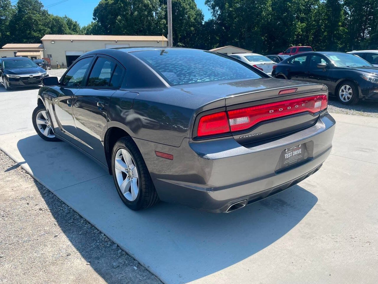 Used 2014 Dodge Charger SE RWD image 5