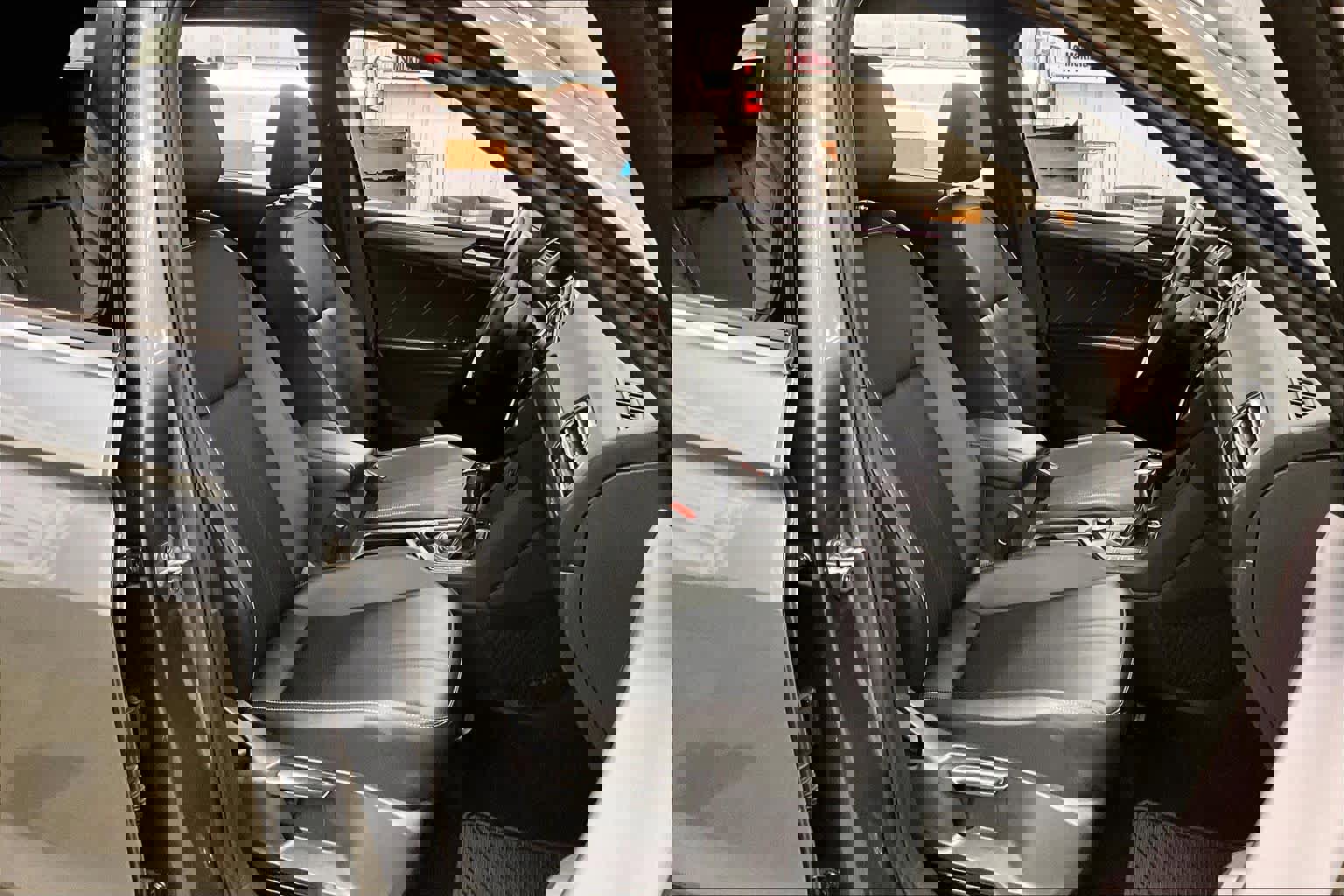 Used 2022 Volkswagen Tiguan SE R-Line image 10