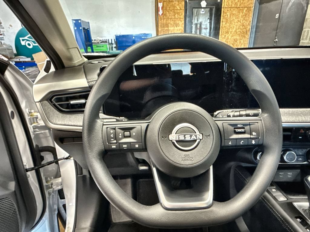 New 2025 Nissan Kicks SV w/ SV Premium Package AWD/4WD image 11