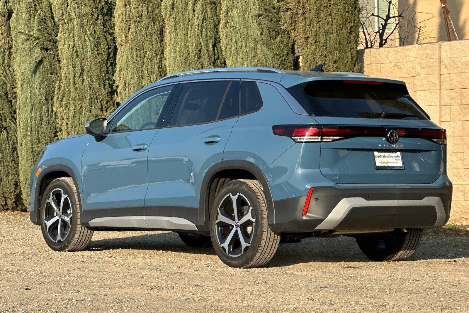 New 2026 Volkswagen Tiguan SE FWD image 5