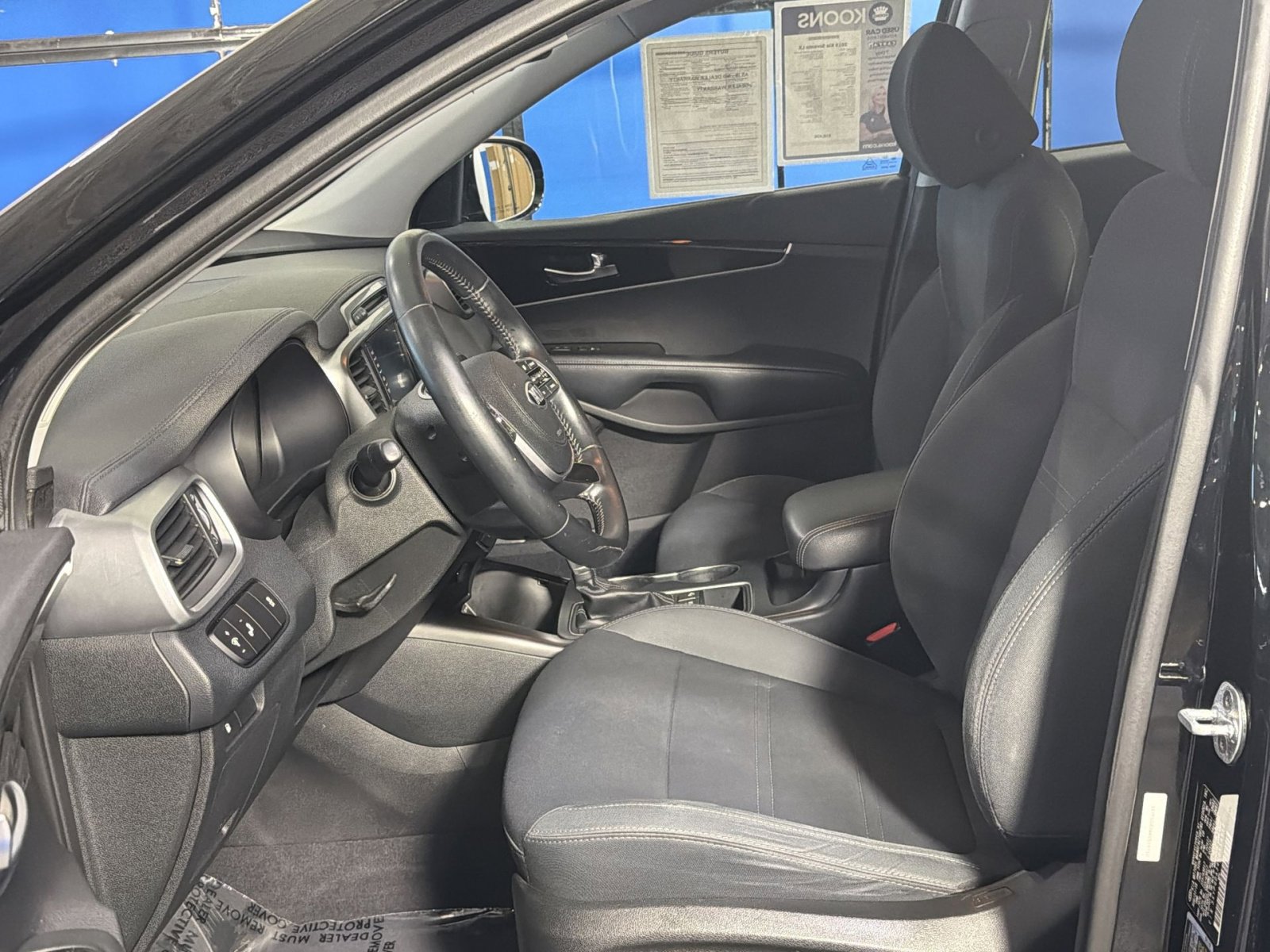 Used 2019 Kia Sorento LX w/ LX Convenience Package image 15