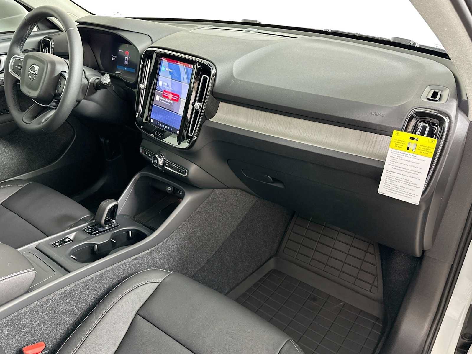 Certified 2025 Volvo XC40 B5 Core w/ Protection Package Premier AWD/4WD image 27