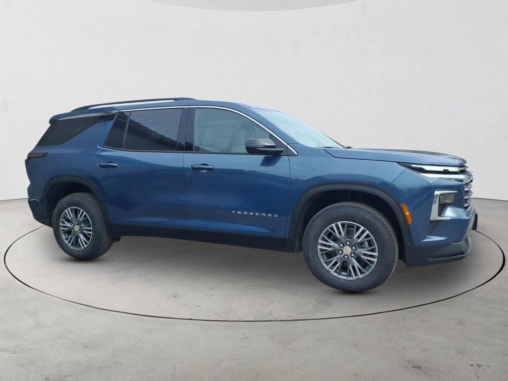New 2026 Chevrolet Traverse LT w/ Driver Confidence Package AWD/4WD image 4