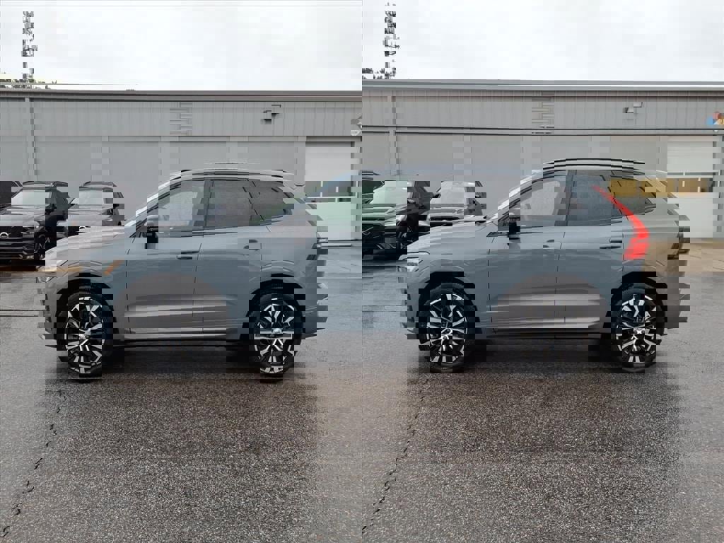 Certified 2023 Volvo XC60 B5 Plus w/ Climate Package image 8