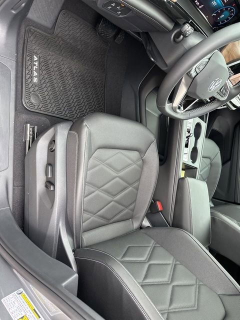 New 2026 Volkswagen Atlas SE image 9