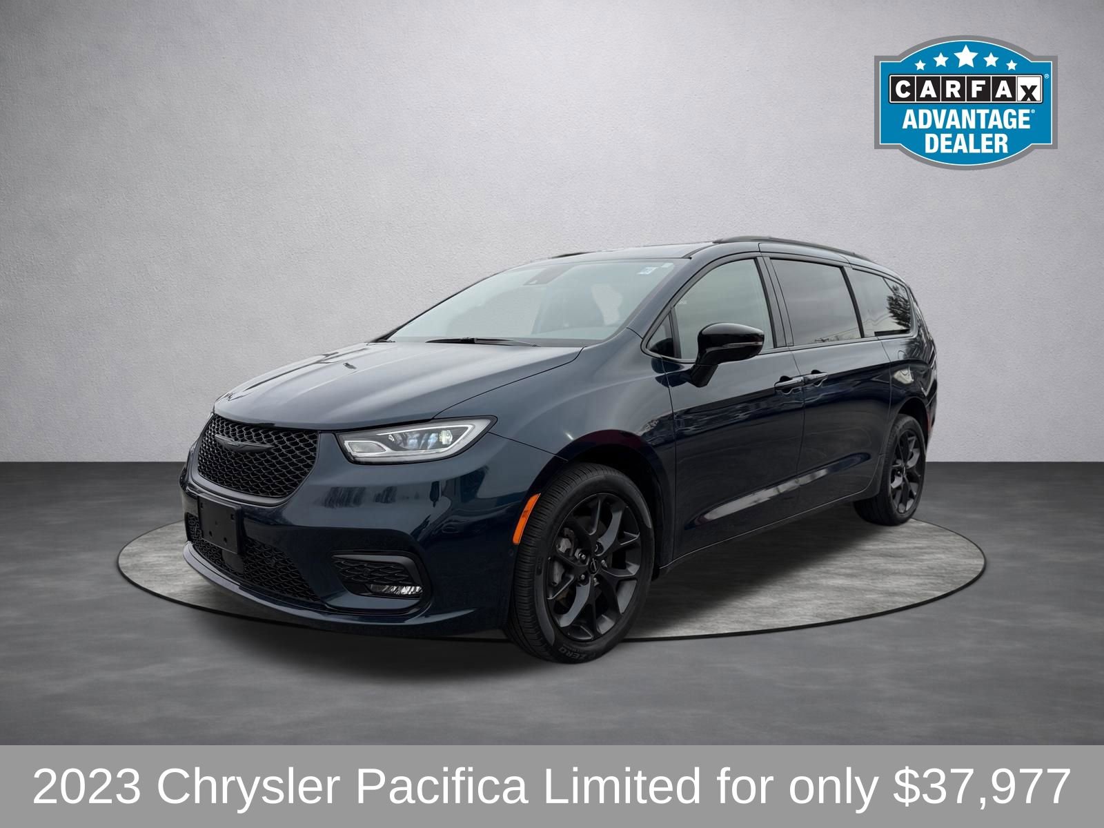 Used 2023 Chrysler Pacifica Limited w/ S Appearance Package image 6