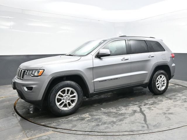 Used 2019 Jeep Grand Cherokee Laredo AWD/4WD image 3
