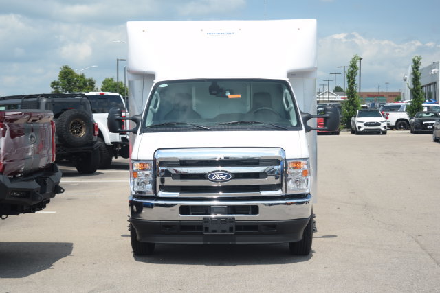 New 2027 Ford E-350 and Econoline 350 Super Duty w/ Power Equipment Group RWD image 16