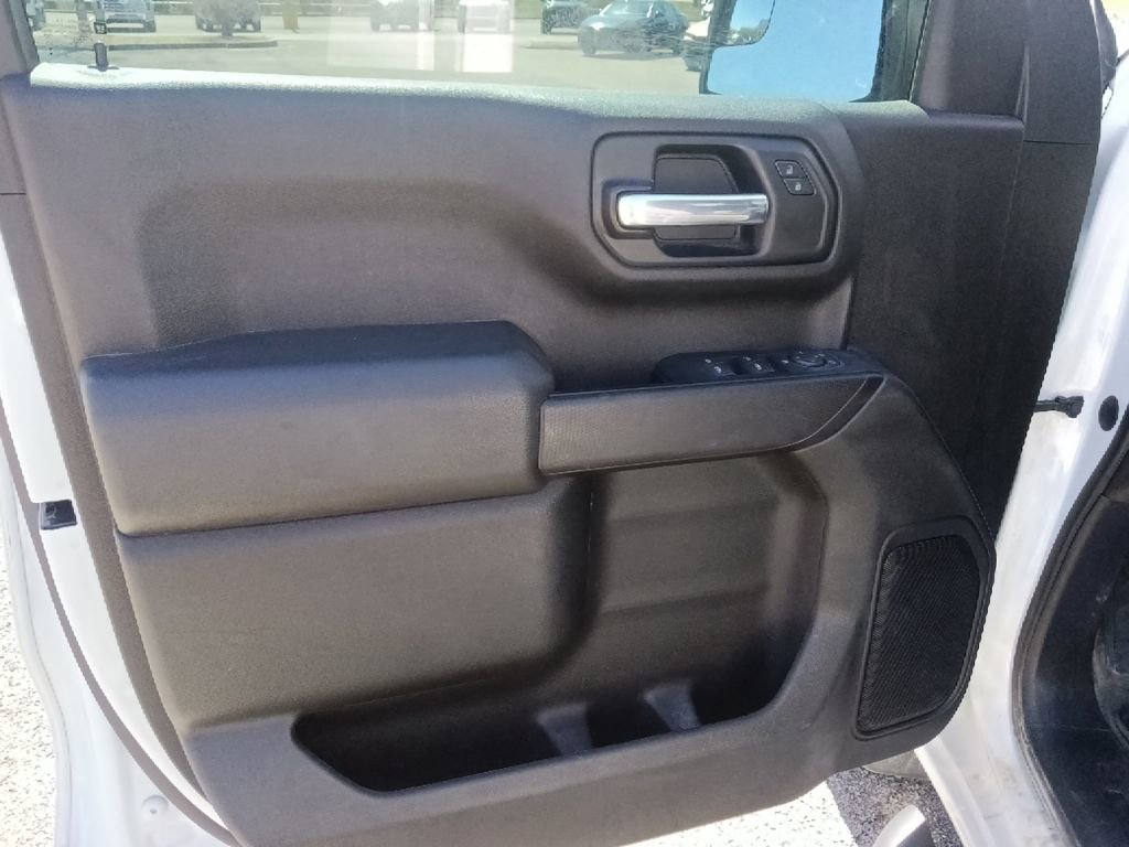 Used 2023 Chevrolet Silverado 1500 Custom w/ 2.7L Blackout Package image 11