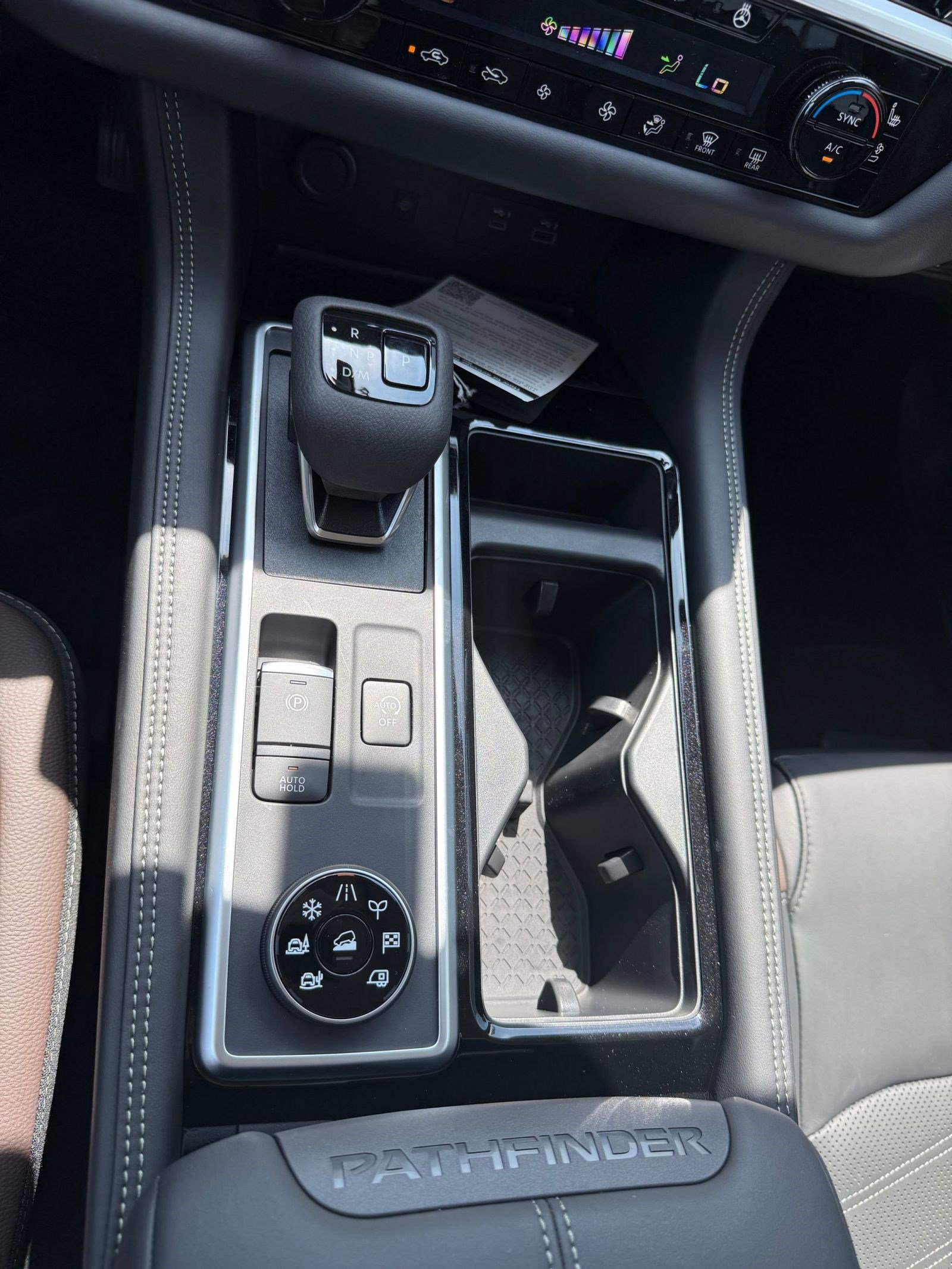 New 2025 Nissan Pathfinder Platinum image 15